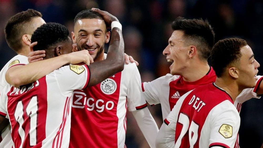 زياش يسجل ويساهم في فوز أياكس برباعية.. ومزراوي يكتفي بمتابعة اللقاء من مقاعد البدلاء