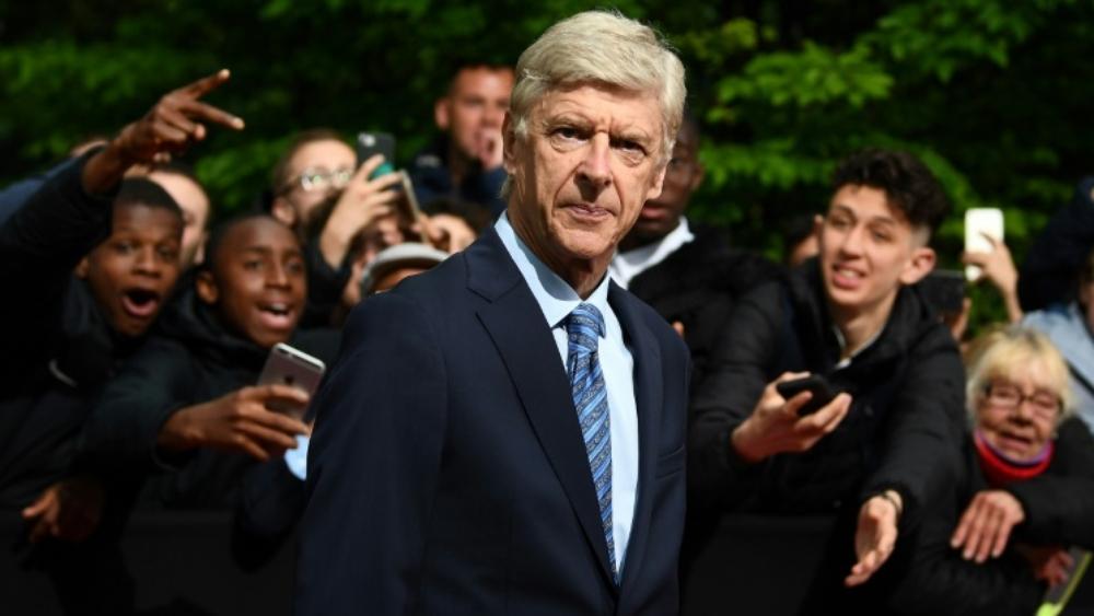 فينغر والبايرن: "من بادر إلى الاتصال؟"