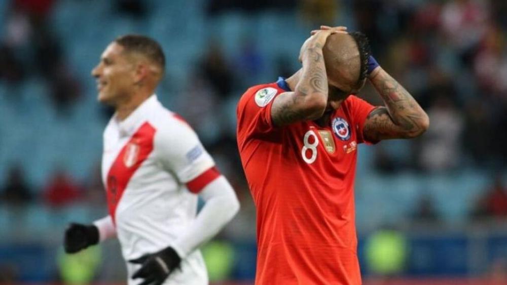 مدرب بيرو يحترم قرار لاعبي تشيلي حول وديتهم