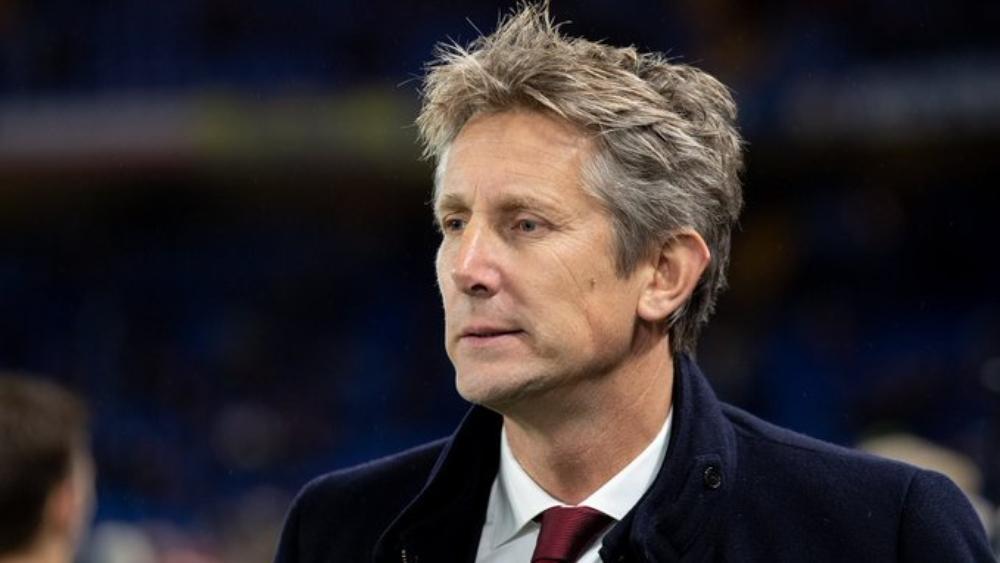 فان دير سار يُنهي الجدل ويُجدد لأياكس لمدة 4 أعوام