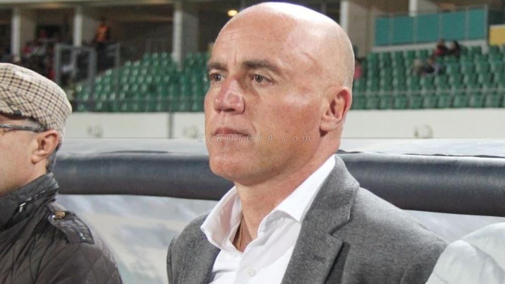 رسمياً: حسنية أكادير يستغني عن خدمات مدربه غاموندي