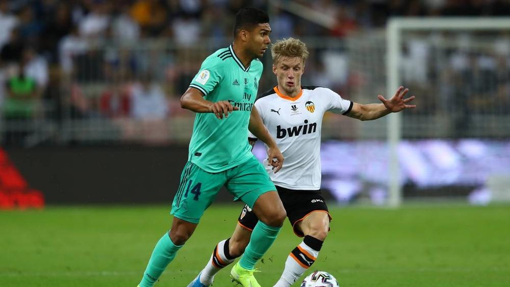 كاسيمرو: "لا يهم من سنواجه في النهائي.. سواء كان برشلونة أو أتلتيكو مدريد"