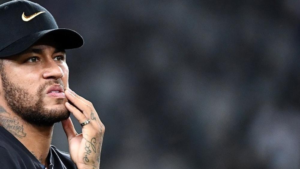 سانتوس يطالب برشلونة بدفع المزيد من الأموال في صفقة نيمار