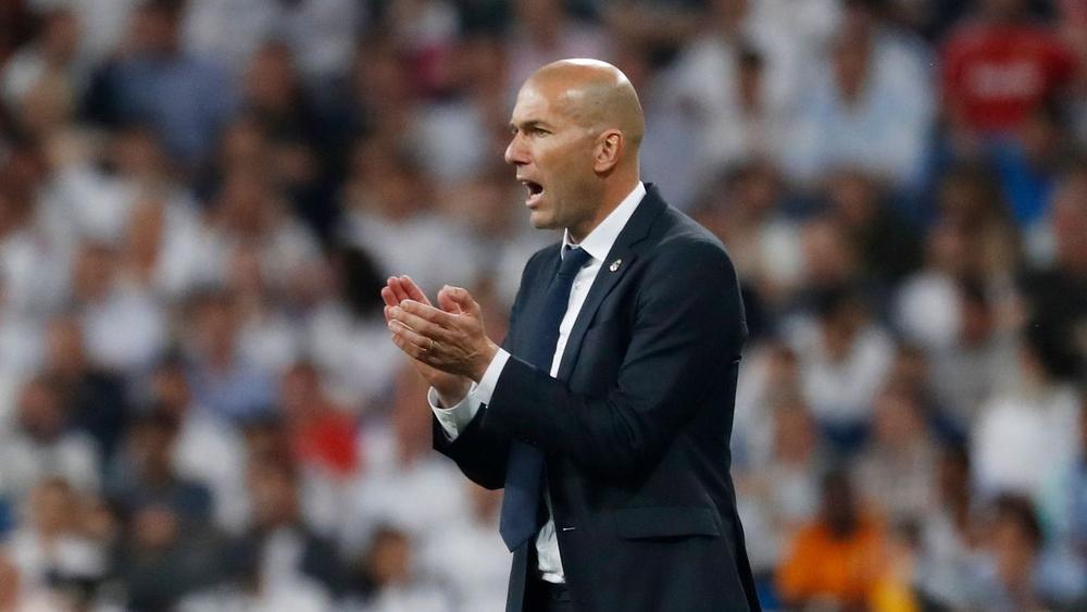زيدان يستدعي 19 لاعبا لمواجهة برشلونة.. ويستبعد يوفيتش وخاميس