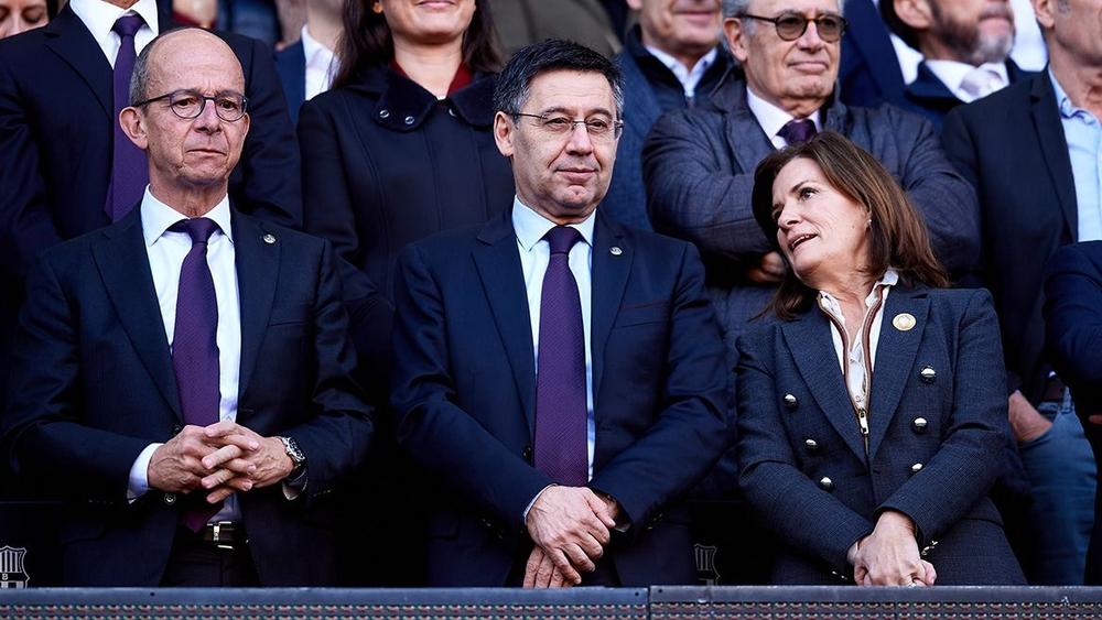 برشلونة يقدم أعضاء إدارته الجدد.. ويعلن متابعة نائب رئيسه السابق قضائيا!