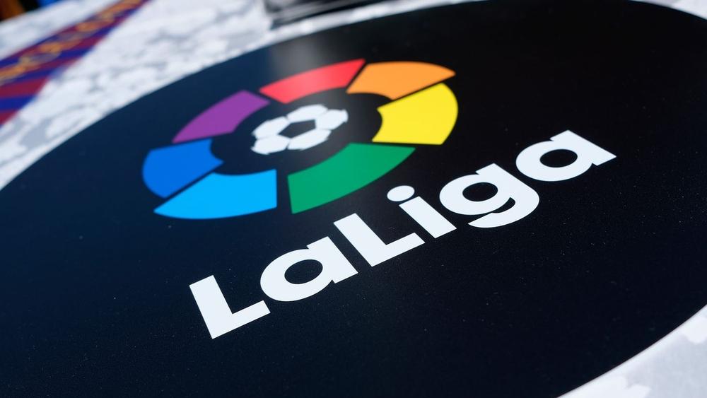 رابطة الدوري الإسباني تخبر الأندية بتأجيل العودة للتداريب وتأخير موعد إخضاع اللاعبين لـ"اختبار كورونا"!