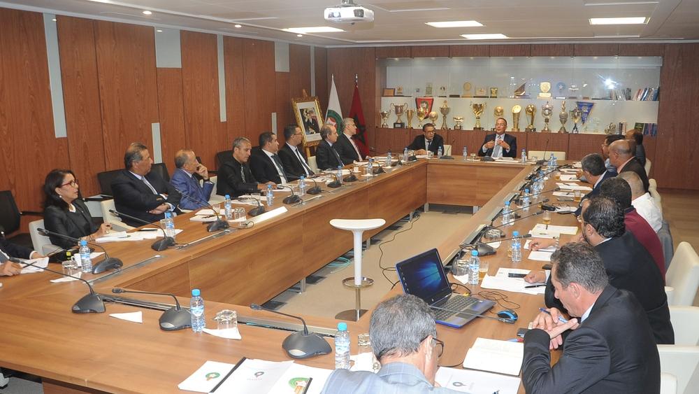 المباريات "غير محسومة النتائج" تُعيق جامعة الكرة قبل البتّ في مصير الموسم الكروي الحالي