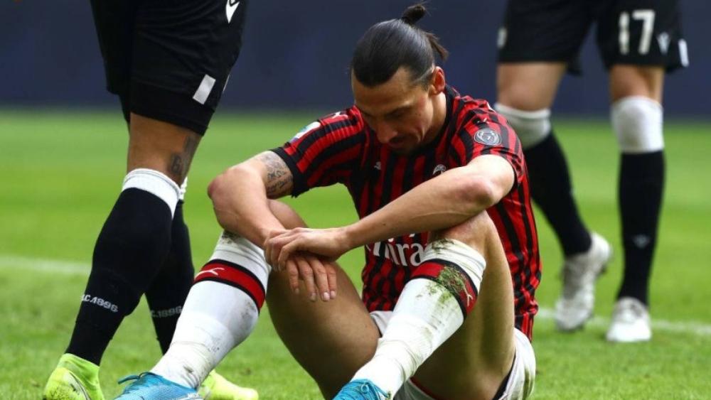 إبراهيموفيتش ينجو من إصابة "مؤلمة" كادت تُنهي مسيرته