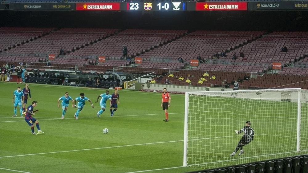 مدرب ليغانيس بعد الهزيمة أمام برشلونة: "لم تكن ركلة جزاء .. هناك مواقف يمكن أن تحسم المباريات"