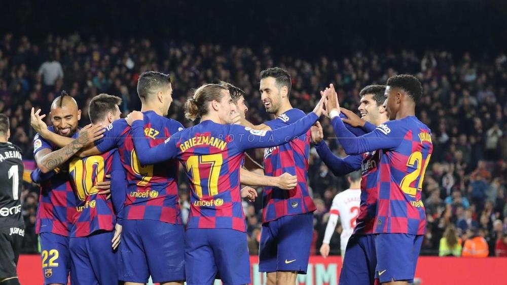 برشلونة يكشف قائمة الفريق لمباراة الغد أمام بلباو.. غياب دي يونغ وروبيرتو يستمر