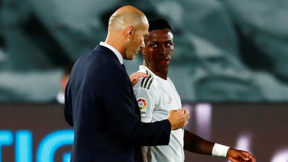 فينيسيوس يكشف النصيحة التي قدمها له زيدان