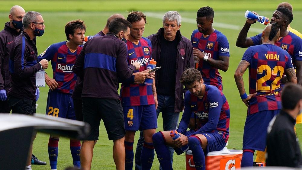 برشلونة في "أزمة جديدة".. سيتين دخل في "نقاش حاد" مع اللاعبين عقب التعثر أمام سيلتا!