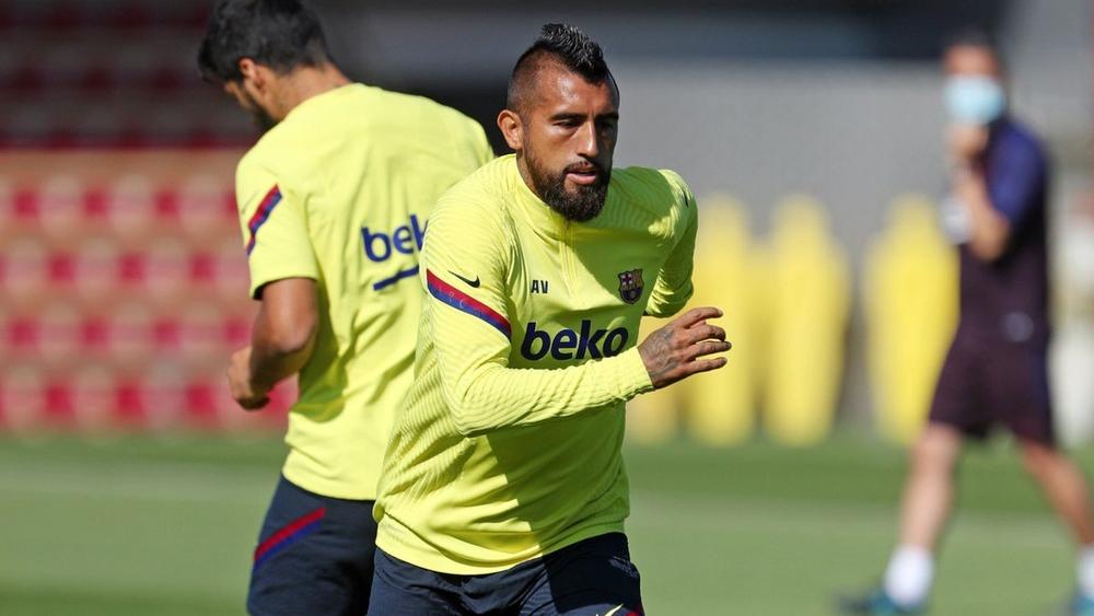 بعد حسم صفقة حكيمي.. كونتي يطالب إدارة الإنتر بالتعاقد مع أرتورو فيدال