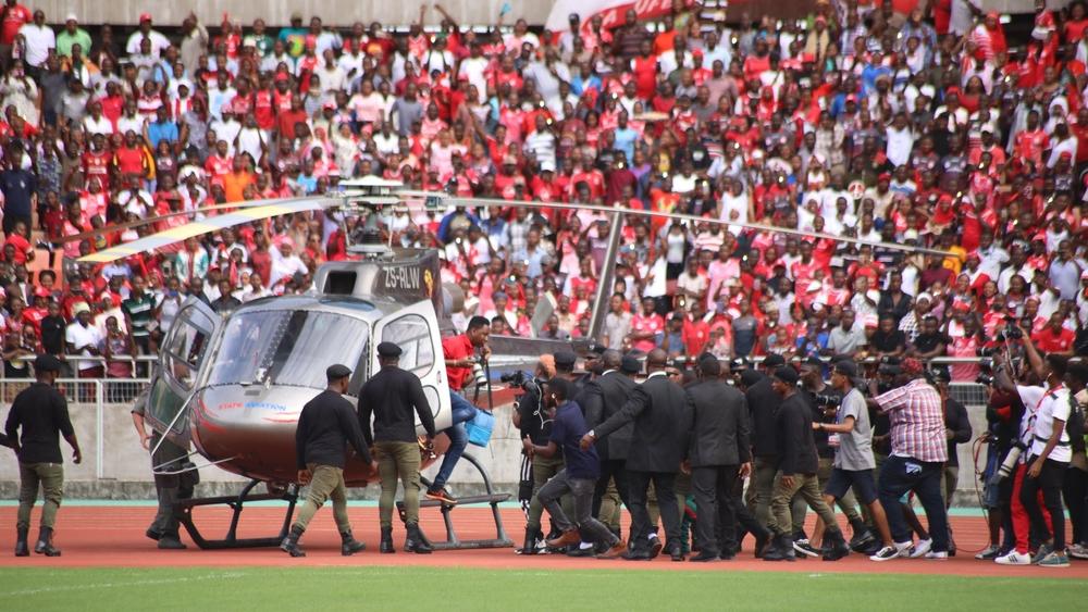 في زمن كورونا.. سيمبا التنزاني يقدم لاعبيه الجدد وألقابه هذا الموسم أمام حضور جماهيري "غفير"!