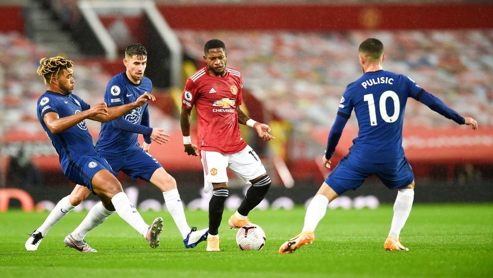 التعادل السلبي يحسم "قمة" اليونايتد وتشيلسي في مباراة شهدت مشاركة زياش كـ"احتياطي"