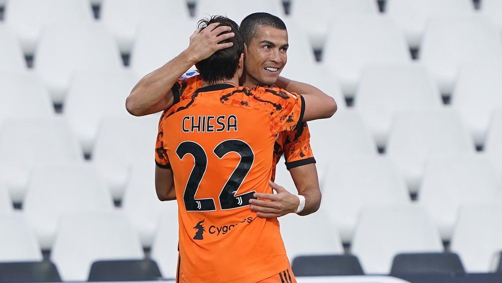 في مباراة عودته من "كورونا".. كريستيانو يسجل "ثنائية" ويقود يوفنتوس للفوز بـ"رباعية"