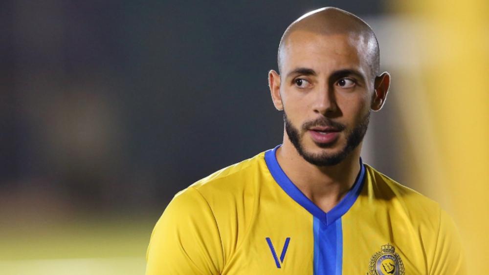 الاتحاد السعودي يغرم أمرابط لدخوله مستودع الملابس دون قيد اسمه في كشف مباراة النصر والأهلي