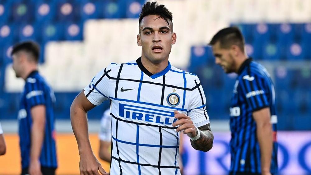 مانشستر سيتي يُضيق الخناق على برشلونة في صفقة لاوتارو مارتينيز