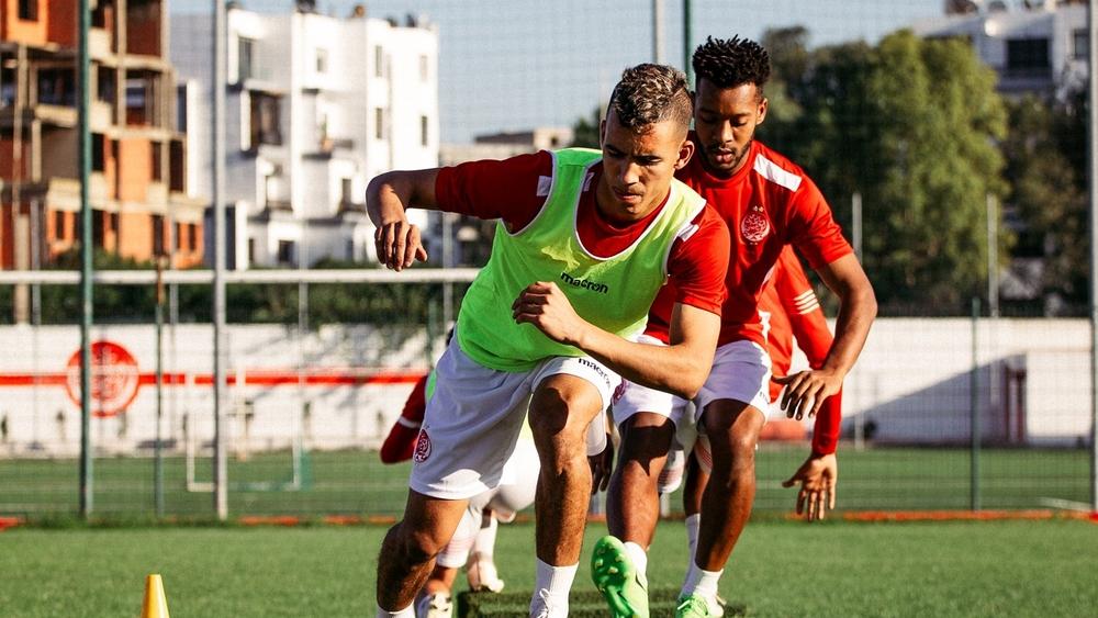 البنزرتي يمدد معسكر الوداد إلى يوم الأحد لفسح المجال أمام تأقلم الملتحقين الجدد مع أجواء المجموعة