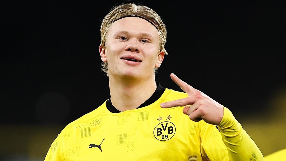 المدير الرياضي لبوروسيا دورتموند: "هالاند سيستمر معنا لفترة طويلة"