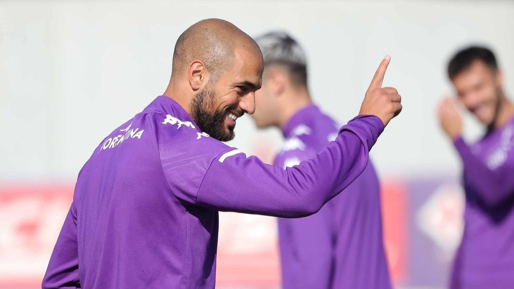 روما يُبدي اهتمامه بالتعاقد مع سفيان أمرابط من فيورنتينا