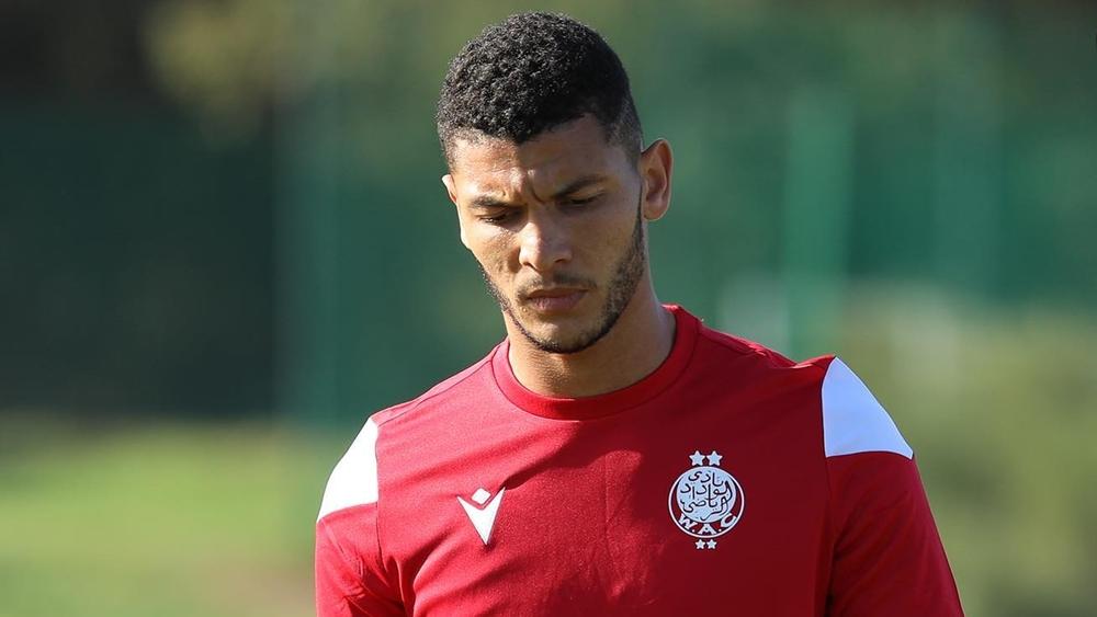 فحوصات طبية "دقيقة" لأشرف داري بعد عودته من الكاميرون وإدارة الوداد "تطمئن" الجماهير حول حالته الصحية