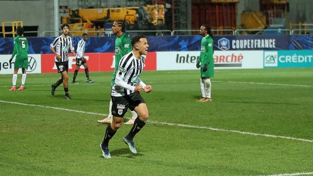 في ظهوره الأول مع "الكبار".. المهاجم الشاب ذو الأصول المغربية نوح فتار يختتم "خماسية" أنجيه أمام فرانسيسكان في كأس فرنسا