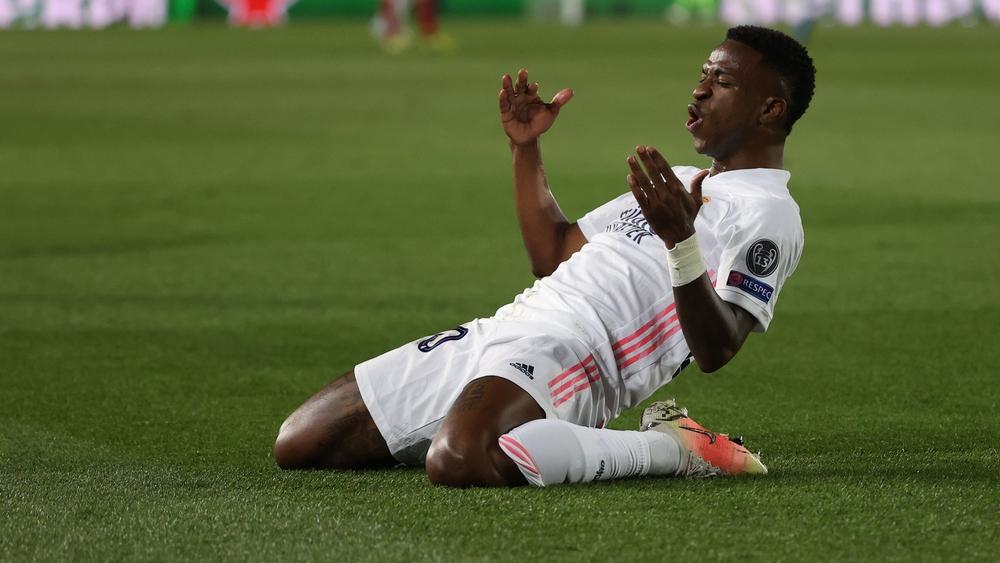 ريال مدريد يُسجل ثلاثة أهداف في شباك ليفربول ويحسم ذهاب ربع نهائي دوري الأبطال