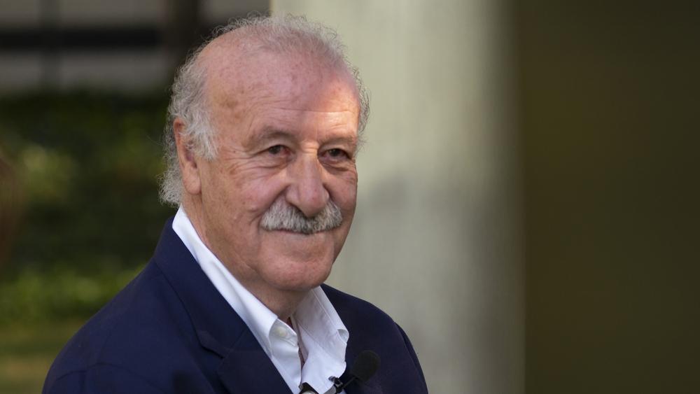 ديل بوسكي: "أتمنى بقاء راموس في ريال مدريد ولا أدري إذا كان هذا آخر كلاسيكو لميسي"