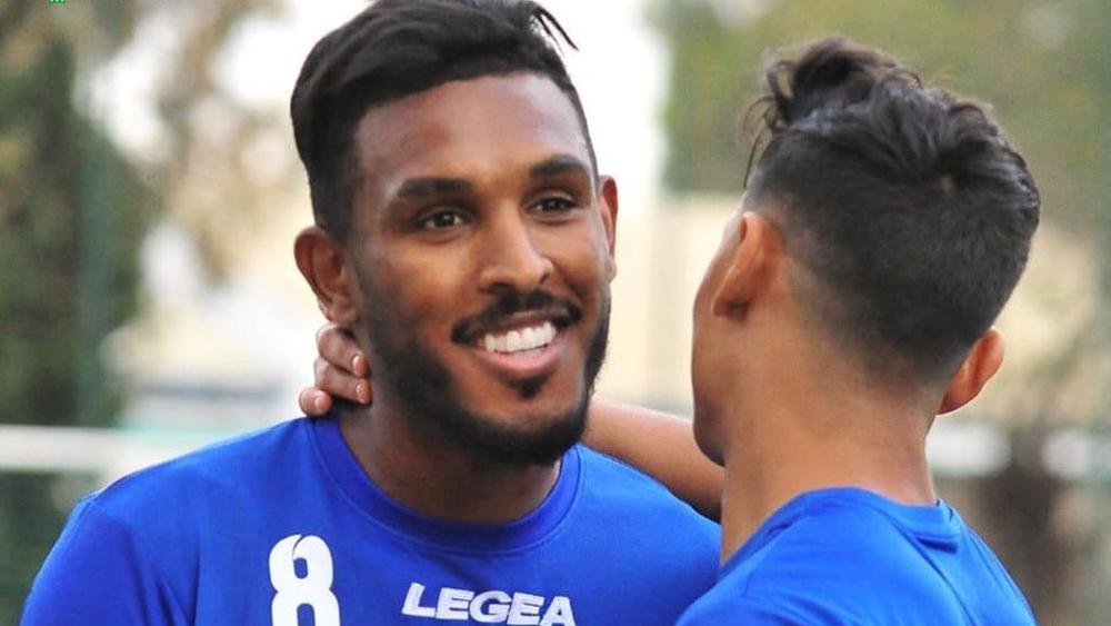 خاص/ الشابي تدخل لإنهاء سوء التفاهم بين الهبطي والورفلي بتنزانيا ومصدر لـ"البطولة" يؤكد تصالحما في تدريبات أمس السبت