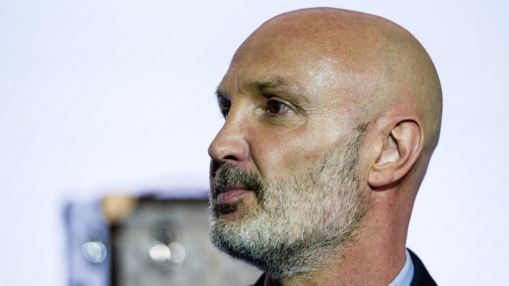 لوبوف: "أنا قلق بشأن زياش.. لمَ لا يضعه توخيل كجناح أيمن مثل توظيف غوارديولا لمحرز؟"