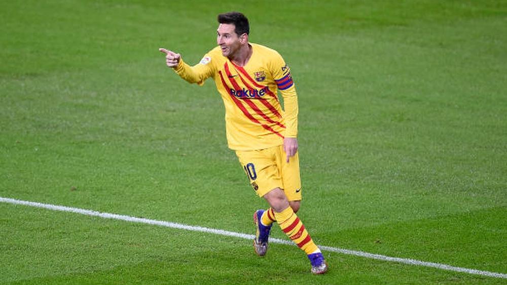 بعد عرضه في "مزاد علني".. قميص خاص بـ"ميسي" يباع بـ9400 يورو من أجل علاج طفل صربي