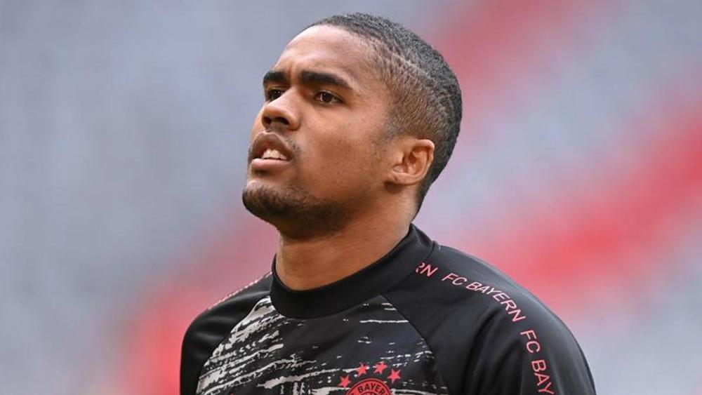 دوجلاس كوستا يُنهي اتفاقه مع نادي جريميو البرازيلي