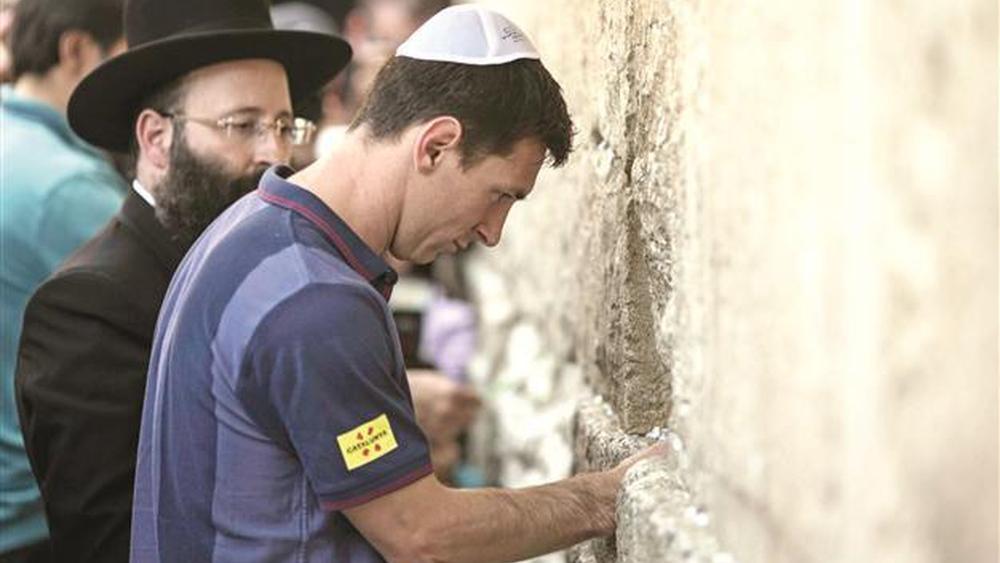 برشلونة يُخطط لزيارة "الأراضي المُحتلة" خلال جولة تحضيرية هذا الصيف