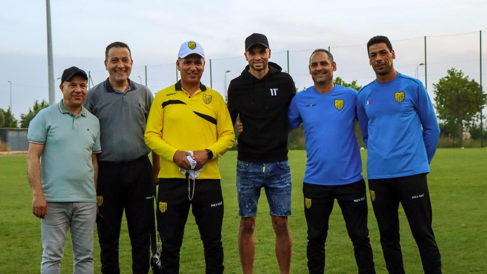 بعد "الواف".. النصيري يستغل تواجده بالمغرب لحضور تداريب المغرب الفاسي