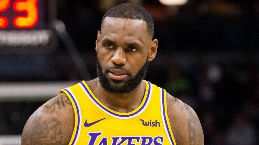 ليبرون جيمس يستبعد مشاركته في دورة الألعاب الأولمبية بطوكيو