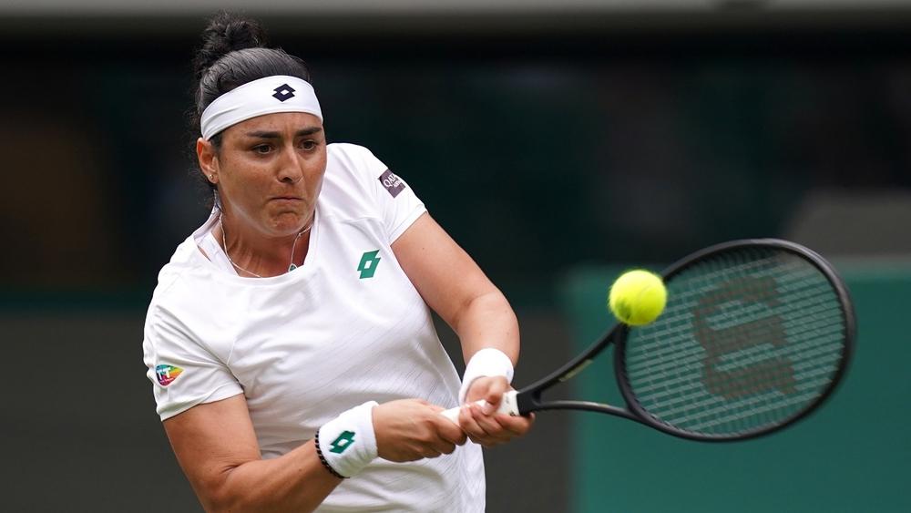 التونسية أُُنس جابر تبلغ الدور الثالث في "ويمبلدون" بفوزها على الأمريكية ويليامز