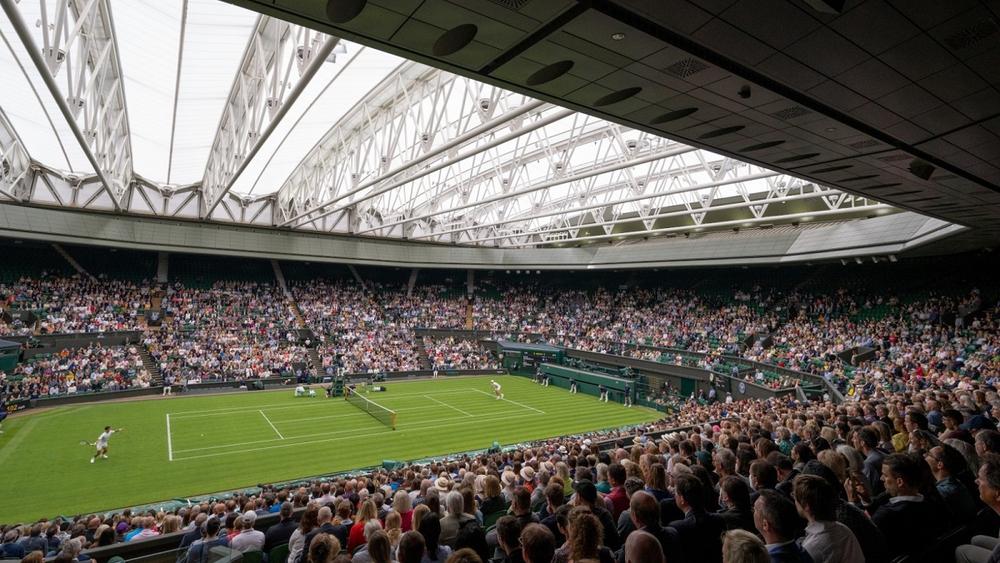 إنجلترا تسمح بأول "حضور جماهيري كامل" في بطولة ويمبلدون للتنس بدءًا بمباريات ربع النهائي