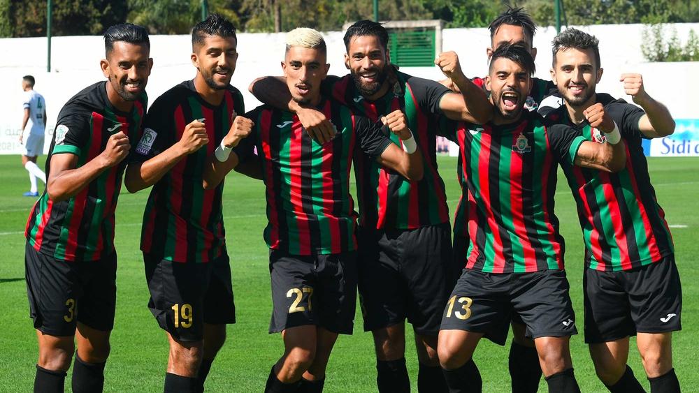 الجيش الملكي يضمن المشاركة في كأس الكونفدرالية ويشعل المنافسة مع الرجاء على بطاقة التأهل لدوري أبطال أفريقيا