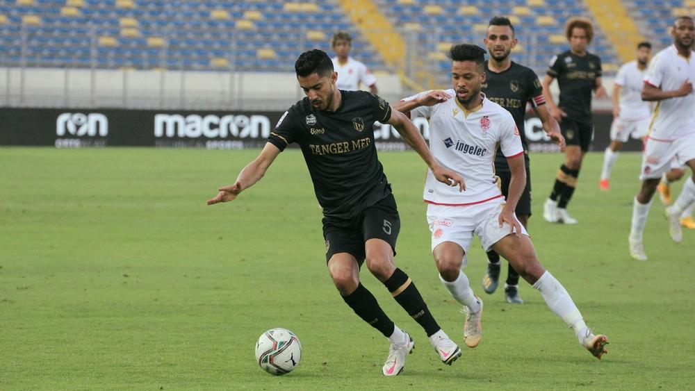 بعد اكتشاف حالات "كورونا" داخل الفريق.. المغرب التطواني يطالب الجامعة بتأجيل مباراة الوداد الرياضي في كأس العرش