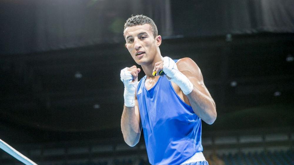 محمد حموت "يفضح" مدرب المنتخب المغربي للملاكمة: "كيْتخلّْص 2 دْ لمْليُون وكَايجِي يْترِيني بينا غِير نهار الجمعة.. خْرجْ على الدّْرارِي"