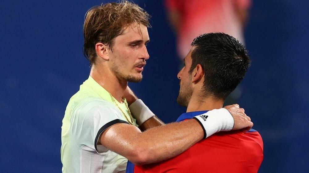 زفيريف يهزم ديوكوفيتش في طوكيو وينهي "حلمه" في التتويج بالميدالية الذهبية