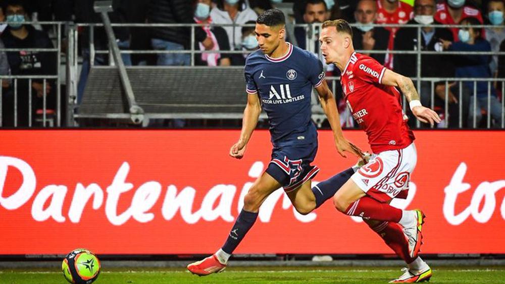 شبكة "إر إم سي": "حكيمي أصبح سريعاً لاعبا لا يُمسّ في تشكيلة بوكيتينو"