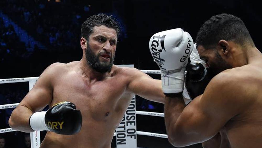 في أمسية "ريكو ضد أوفريم".. "غلوري" تقرر إجراء "نزال الثأر" بين جمال بن صديق و"أديغبوي"