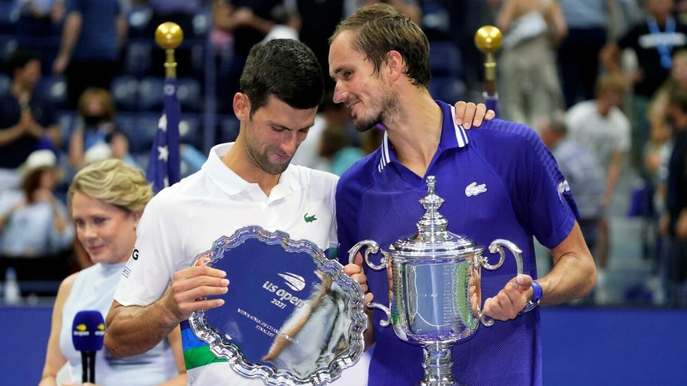 ميدفيديف لديوكوفيتش: "أنا آسف.. بالنسبة لي أنت أفضل لاعب في تاريخ التنس"