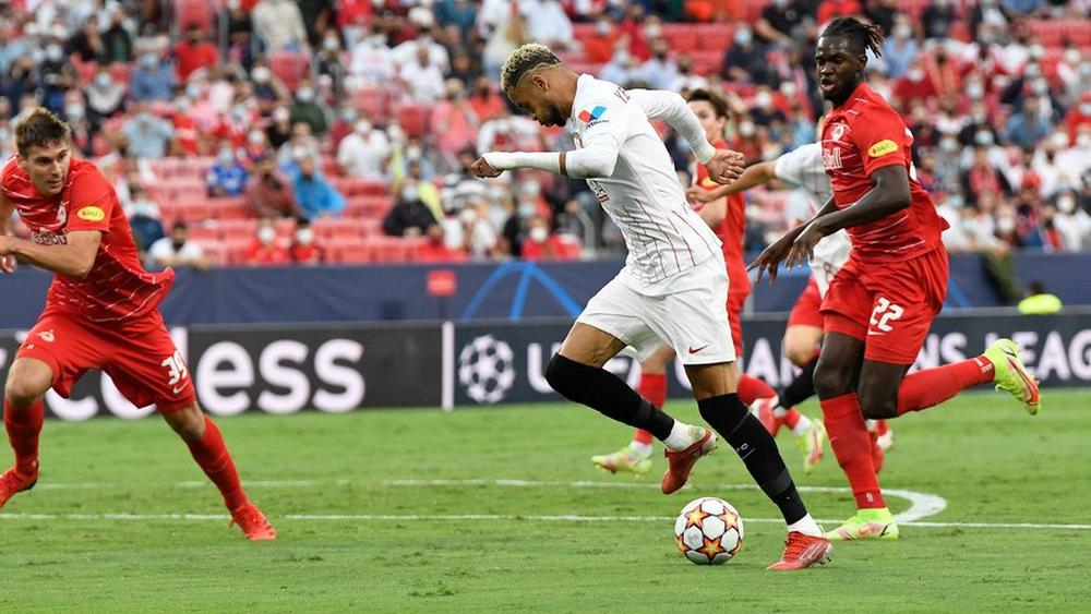 في مباراة طرد النصيري وتألق بونو.. إشبيلية الإسباني يتعادل بهدف لمثله أمام ضيفه "ريد بول سالزبورغ" النمساوي