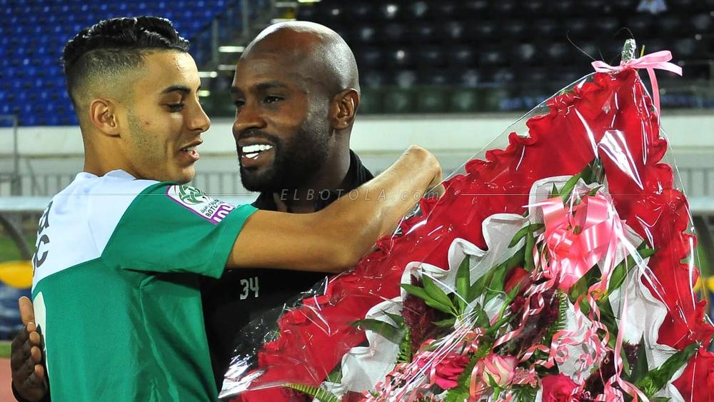 أيوب نناح يحظى باستقبال خاص من طرف لاعبي الرجاء الرياضي