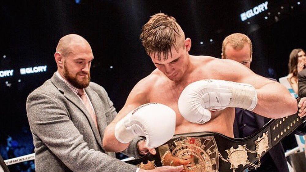 بعد سيطرته على "غلوري".. ريكو فيرهون يطلب مواجهة الملاكم البريطاني تايسون فيوري ويؤكد: "تحدثنا قبل سنوات عن إجراء نزالٍ بيننا"