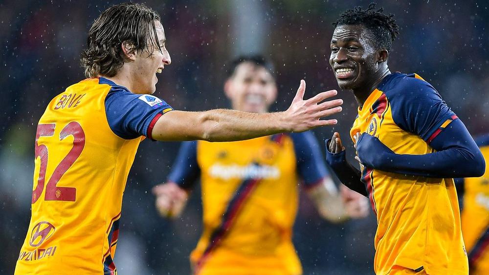 Afena-Gyan marque deux fois pour l' AS Rome et Mourinho lui promet un cadeau