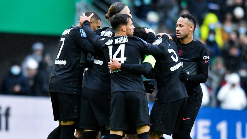 بحضور حكيمي.. باريس سان جيرمان يتغلب على سانت إيتيان (3-1) ويعزز صدارته للدوري الفرنسي